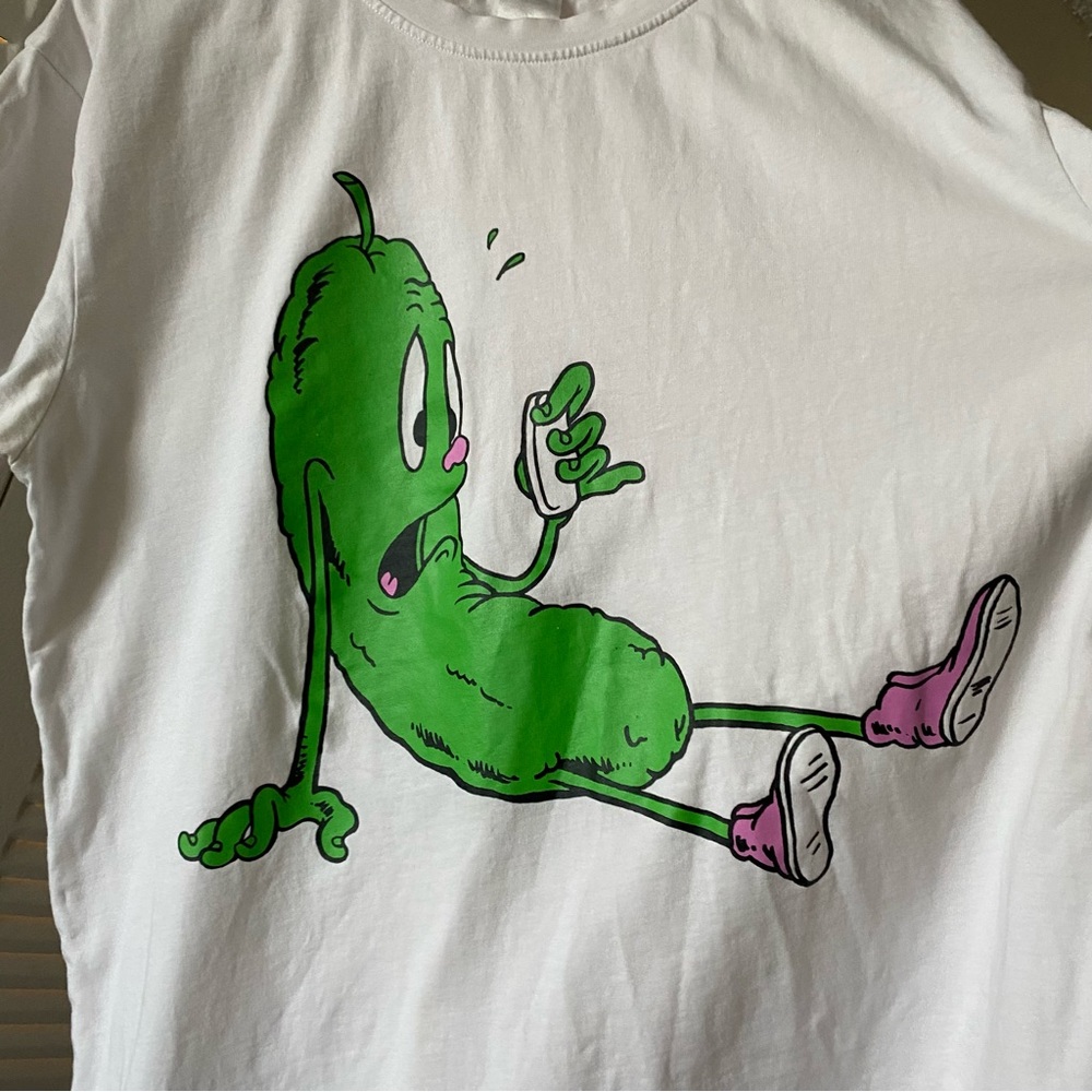 IKEA Men’s White T-shirt Funny Cucumber Print Size L